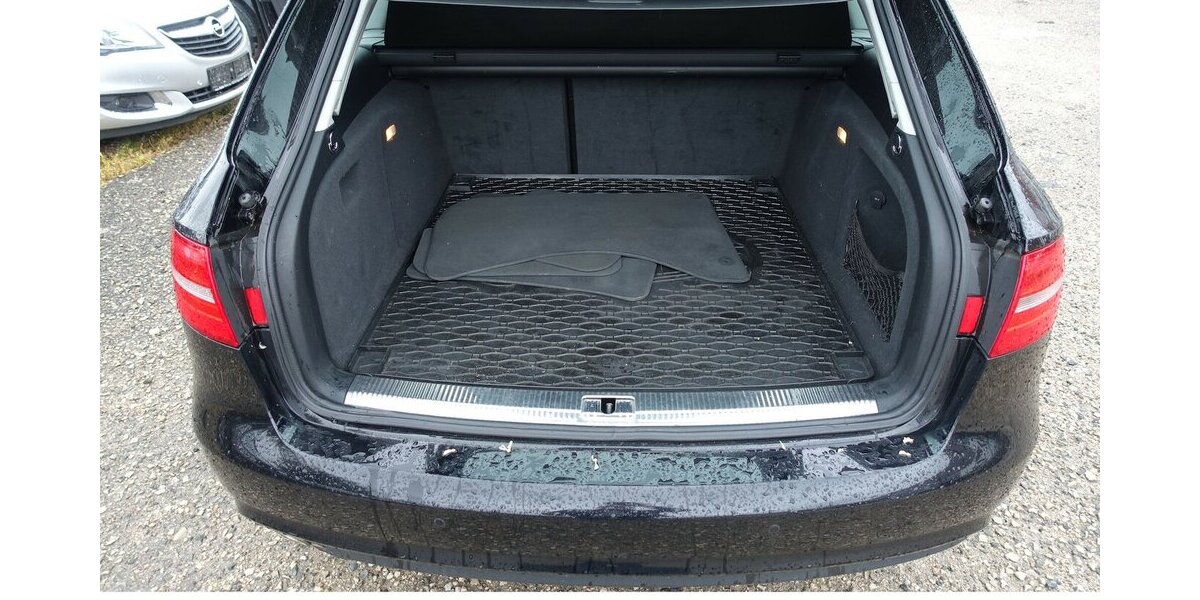 Audi A4 Attraction Autom. Navi PDC Bi-Xenon Sitzheizung 211.800 km 8.950 &euro; Neumarkt/OPf 92318