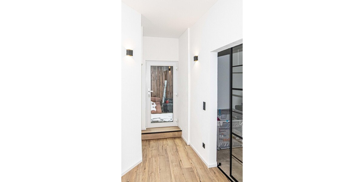 Modernisiertes Reihenmittelhaus mit Gartenidylle und großzügigem Wohnambiente - Reihenmittelhaus Rötz | Angebot:24749413