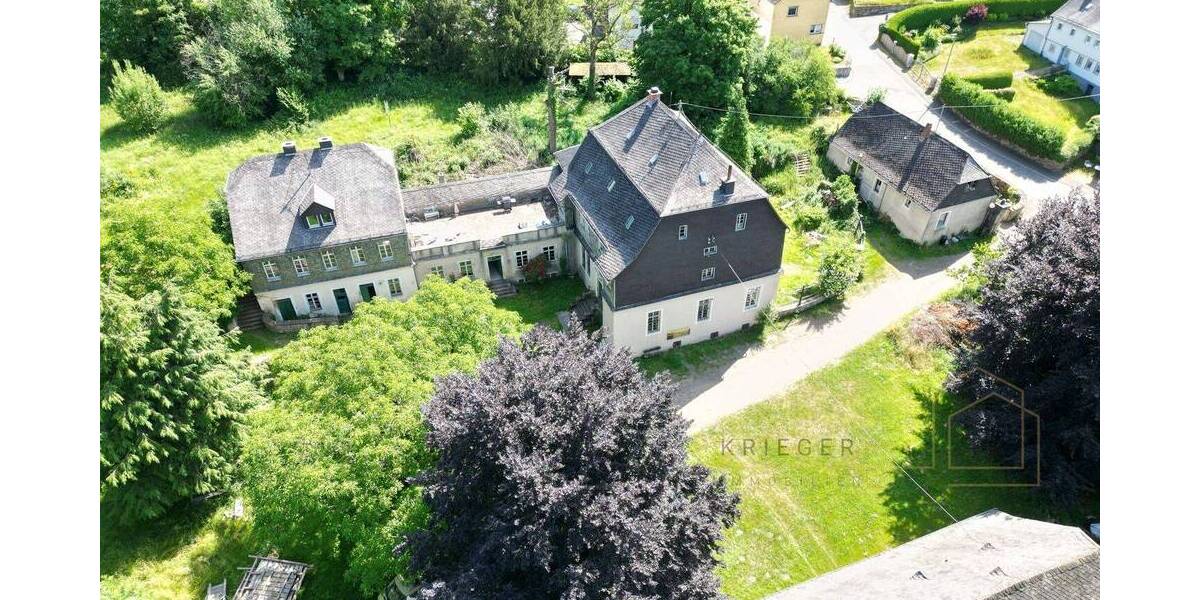 Historisches Herrenhaus mit Nebengebäuden in idyllischer Lage 2 zimmer