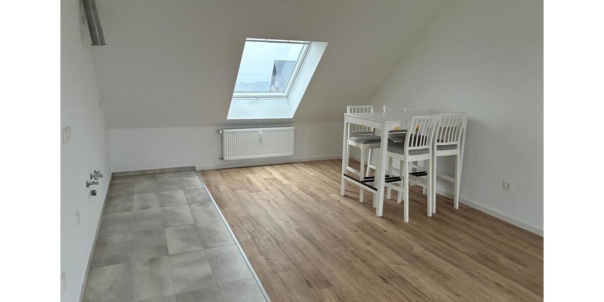 Dachgeschoßwohnung Rösrath - 3.5 Zimmer, 67 m&sup2;, 1.150&euro; | Angebot:24763824