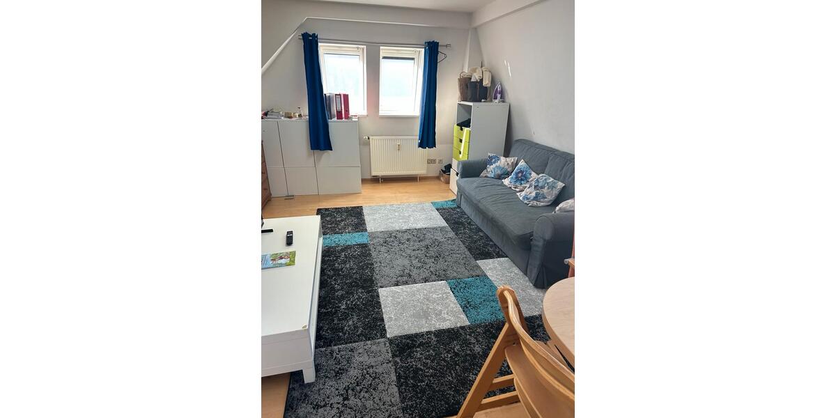 Zu vermieten: 1,5-Zimmer-Wohnung, 34 m² (Dachgeschoss) 1.5 zimmer