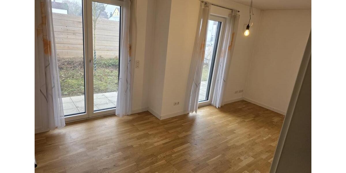 Erdgeschoßwohnung Kelheim - 3 Zimmer, 83 m&sup2;, 590&euro; | Angebot:25080960