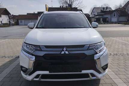 Mitsubishi Outlander 64.844 km 17.300 &euro; Hengersberg 94491