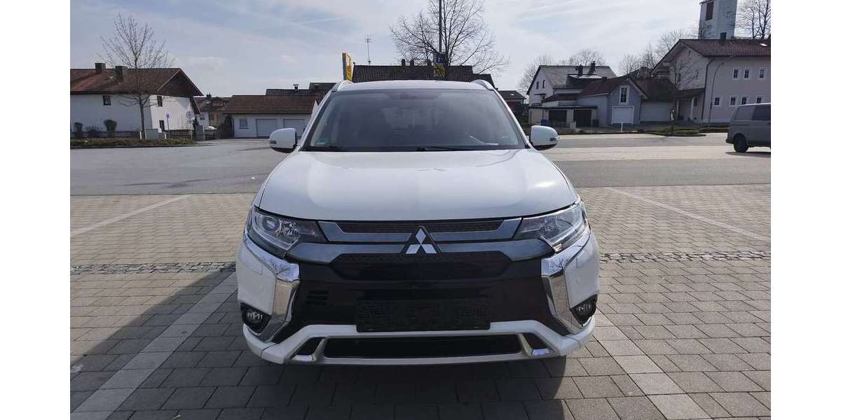 Mitsubishi Outlander 64.844 km 17.300 &euro; Hengersberg 94491