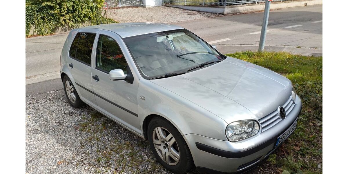 VW Golf 301.000 km 2.999 &euro; Waal 86875