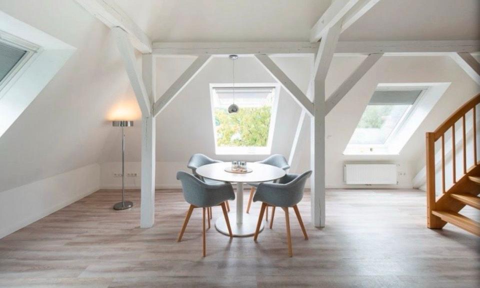 Dachgeschoßwohnung Lübeck Alt-Travemünde / Rönnau - 1.5 Zimmer, 48 m&sup2;, 1.250&euro; | Angebot:24497247