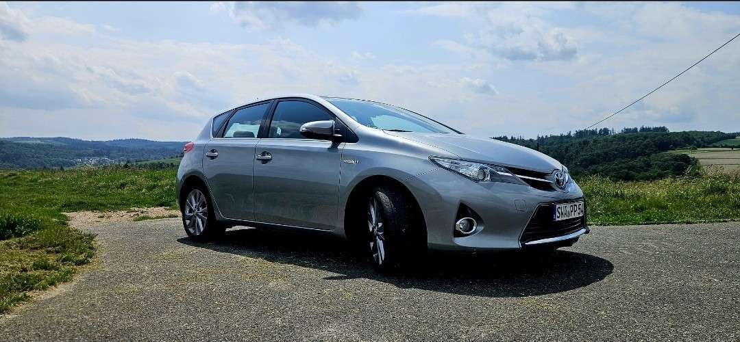Toyota Auris 228.000 km 8.900 € Bad Schwalbach 65307