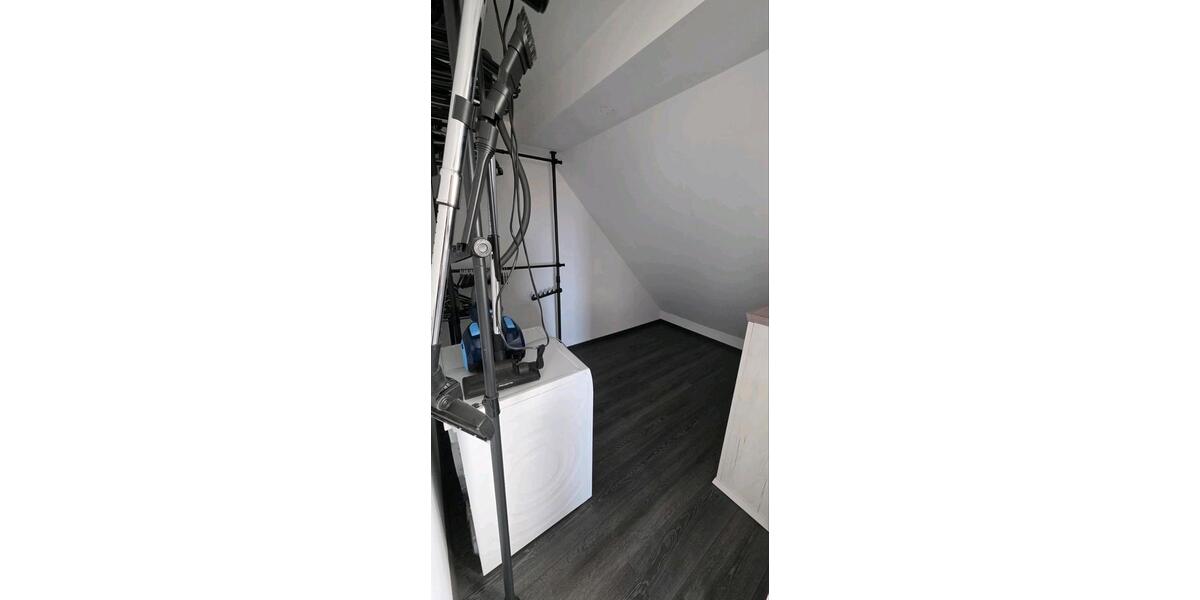 Dachgeschoßwohnung Burbach - 2 Zimmer, 76 m&sup2;, 900&euro; | Angebot:26305511