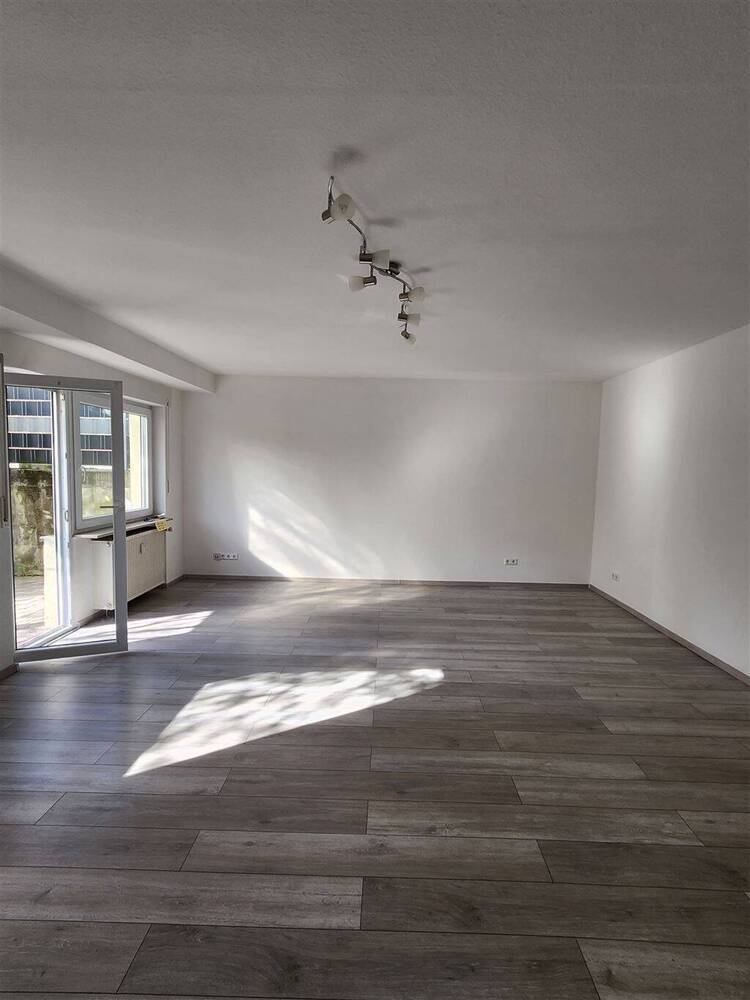 2 Zimmer Terrassenwohnung in Stadtnähe