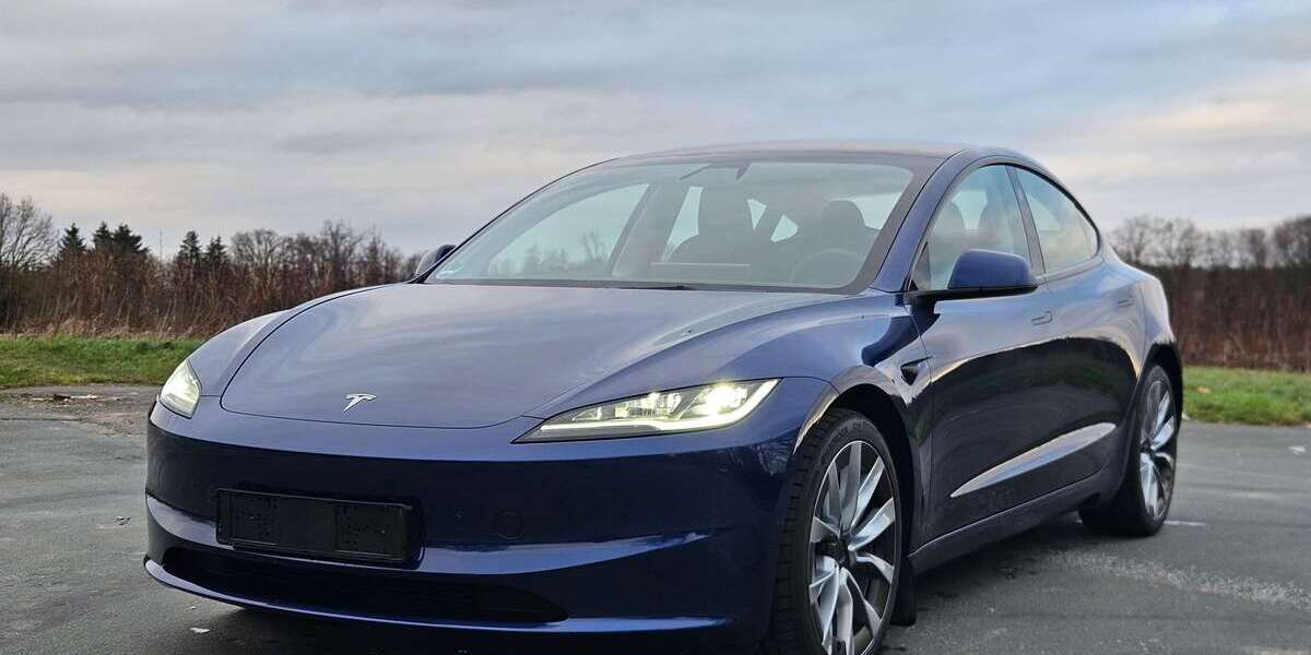 Tesla Model 3 15.031 km 45.997 &euro; Bielefeld 33659