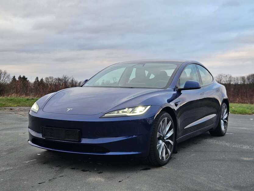 Tesla Model 3 15.031 km 45.997 € Bielefeld 33659