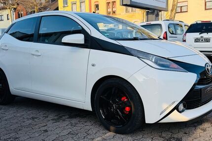 Toyota Aygo (X) 122.000 km 6.900 &euro; Saarbrücken 66115