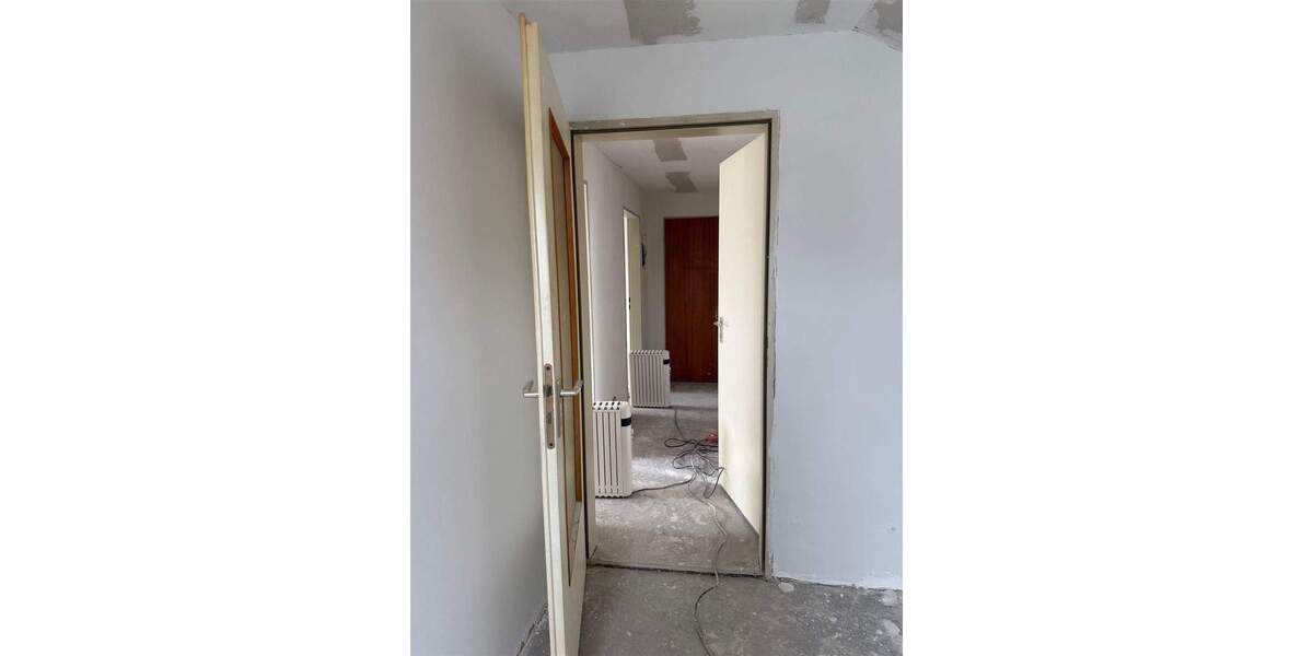 Ruhige, gut gelegene Dachgeschosswohnung in Gröbenzell 2 zimmer