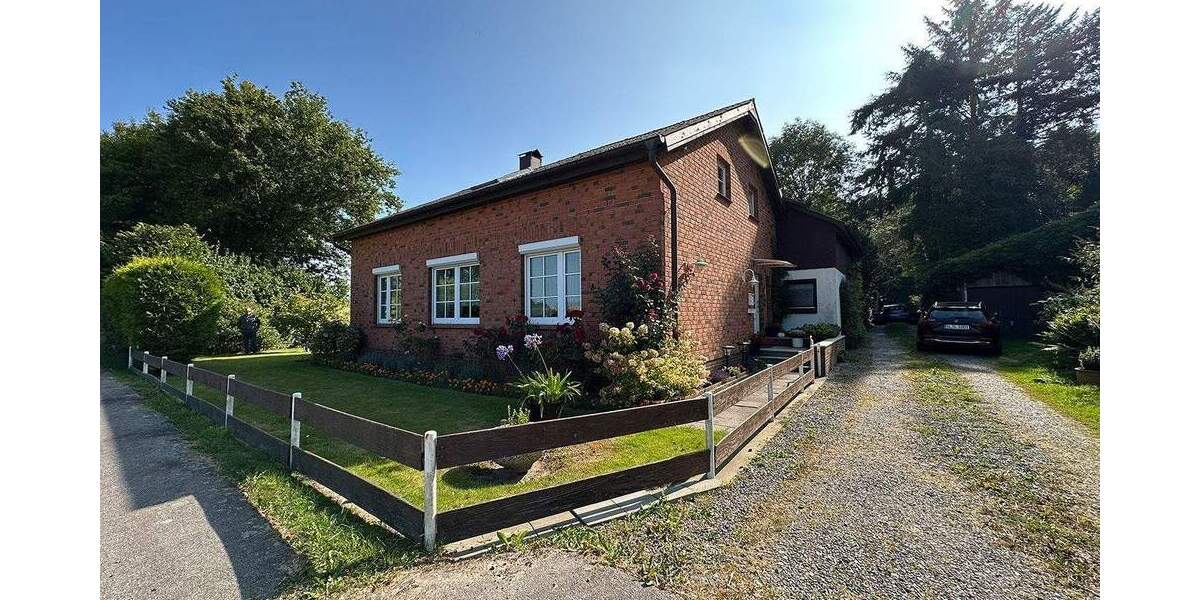 Einfamilienhaus Uelsby - 8 Zimmer, 168 m&sup2;, 212.000&euro; | Angebot:25745855