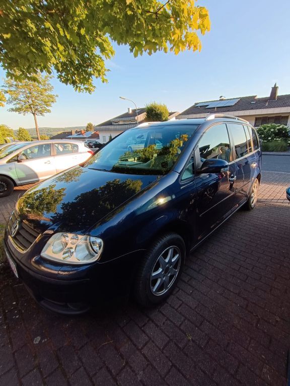 VW Touran 232.000 km 1.950 € Montabaur 56410