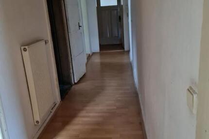 Große Wohnung Große Ringstr. 2 zimmer