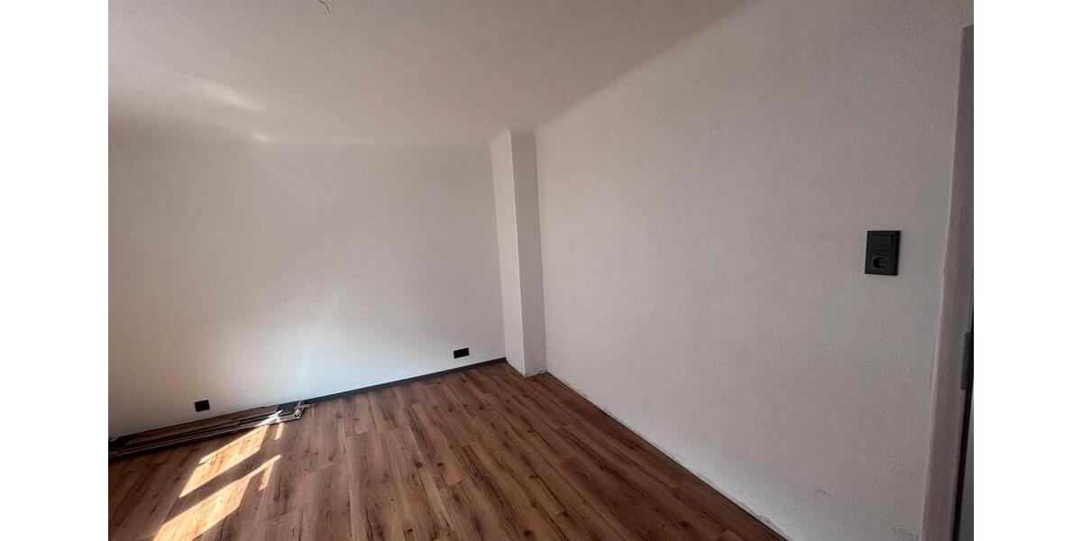 Doppelhaushälfte Freisen - 4 Zimmer, 146 m&sup2;, 180.000&euro; | Angebot:27117409