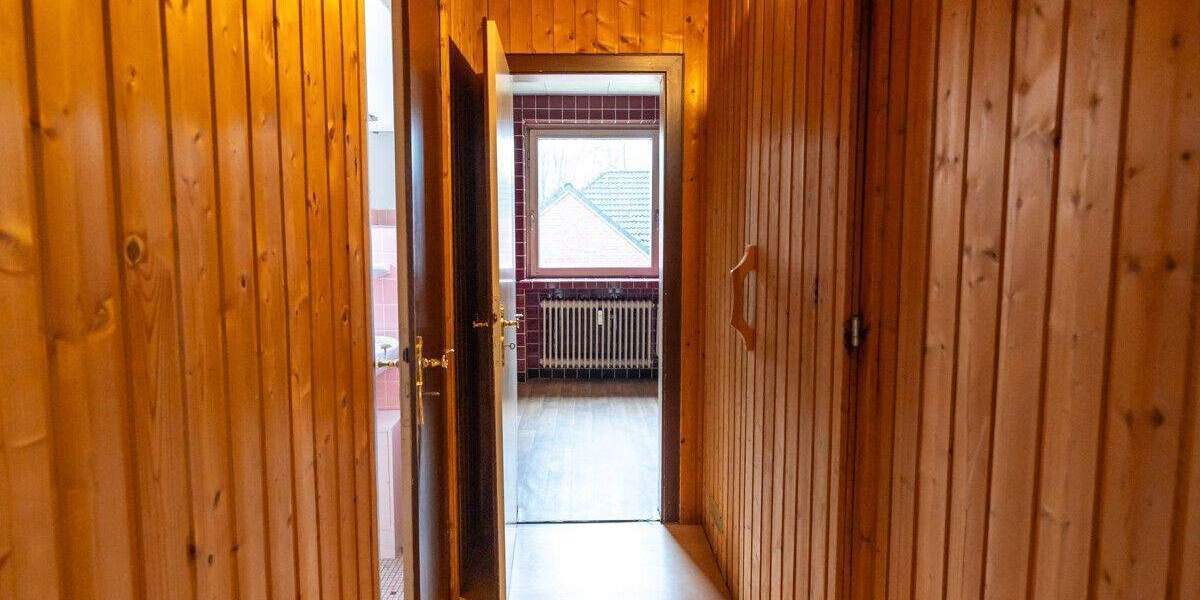 Mehrfamilienhaus, Wohnhaus Delmenhorst Iprump/Varrelgraben - 7 Zimmer, 286 m&sup2;, 333.000&euro; | Angebot:23960321