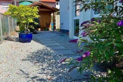 Schöne DHH mit Einliegerwohnung, Garage und zwei Stellplätzen in Großhabersdorf 7 zimmer