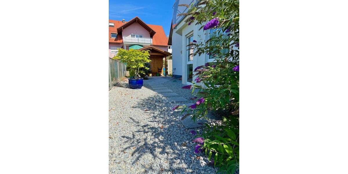 Schöne DHH mit Einliegerwohnung, Garage und zwei Stellplätzen in Großhabersdorf 7 zimmer