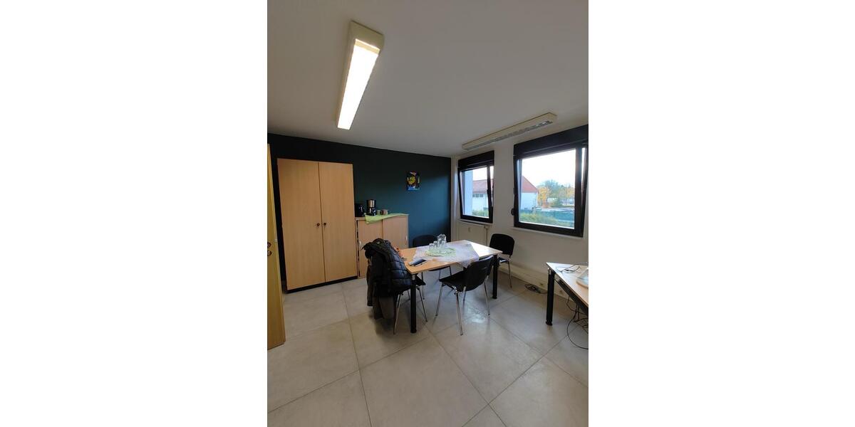 Büro und Kellerfläche zu vermieten ab 1.1.2026 zimmer