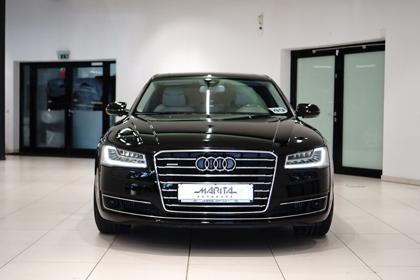 Audi A8 245.000 km 26.449 € Hamburg 22047