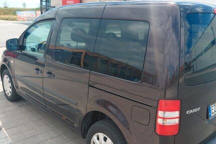 VW Caddy 155.000 km 6.100 &euro; VELDEN 84149