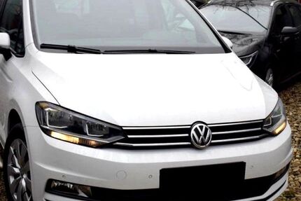 VW Touran 172.477 km 9.900 &euro; Berlin 10178