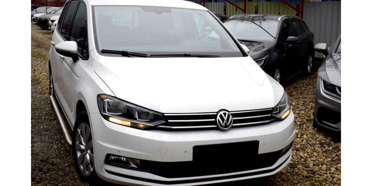 VW Touran 172.477 km 9.900 &euro; Berlin 10178