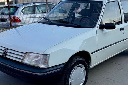 Peugeot 205 99.000 km 3.210 &euro; Hamburg 20097