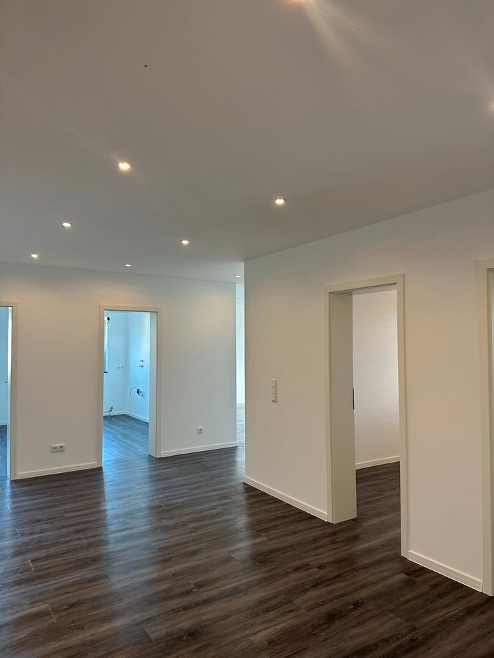 Kernsanierte 4 Zimmer Wohnung 105 m2 in Erkrath- Unterfeldhaus