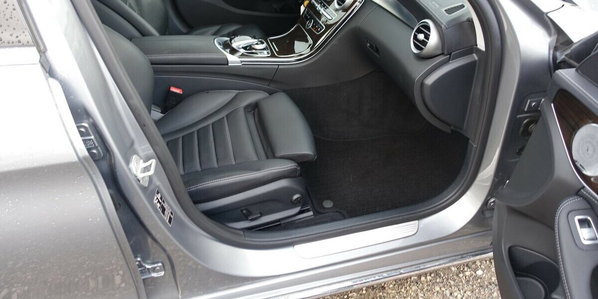 Mercedes-Benz C 250 Lim. 4Matic BlueTEC / d Distr. LED Burmester 175.800 km 18.950 &euro; Neumarkt/OPf 92318