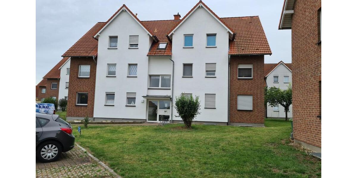helle 3 Raum-Dachgeschosswohnung mit Balkon, Stellplatz und Rollläden in ruhiger Lage 3 zimmer