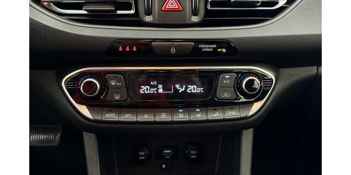 Hyundai i30 Kombi 1.6 T-GDI DCT CarPlay DAB CAM 48.794 km 17.890 &euro; Lich 35423