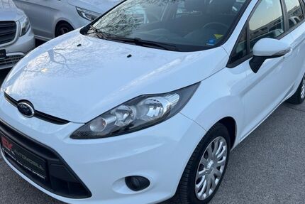 Ford Fiesta 83.700 km 4.900 &euro; München 81243