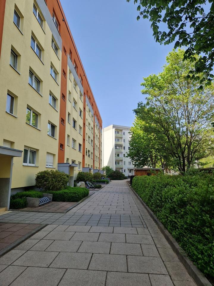 Tolle 4 - Raumwohnung mit Balkon und Aufzug Am Sportpark 20 wird neu saniert, bezugsfertig 2026! zimmer