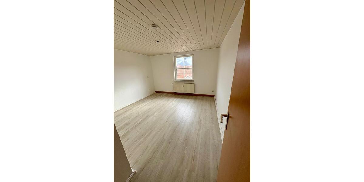 Dachgeschoßwohnung Bad Blankenburg - 4 Zimmer, 100 m&sup2;, 650&euro; | Angebot:25904164