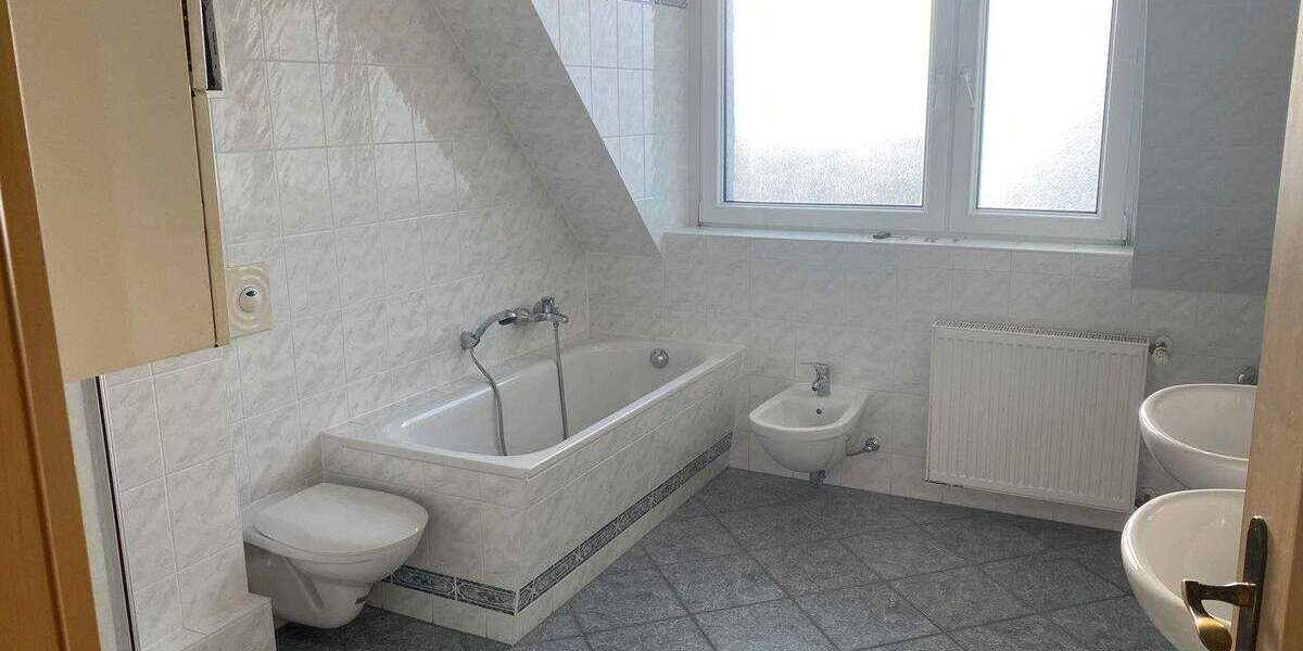 Zimmer Halle (Saale) Damaschkestraße - 2 Zimmer, 55 m&sup2;, 460&euro; | Angebot:26306160