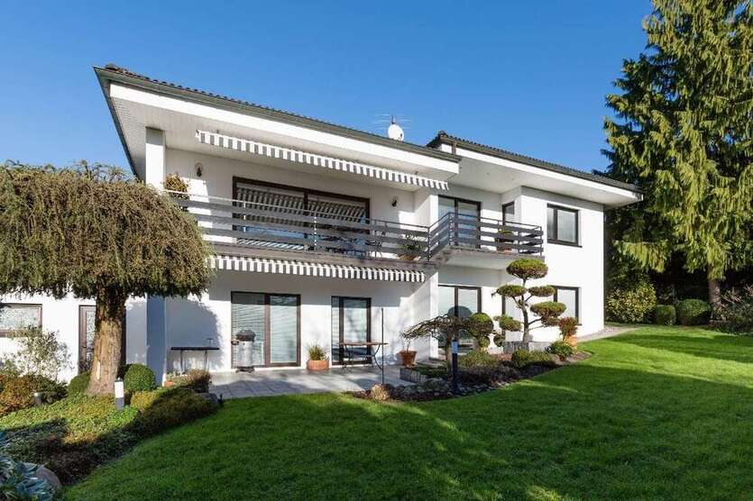 Haus zum Kaufen in Leverkusen 749.000 € 221 m²