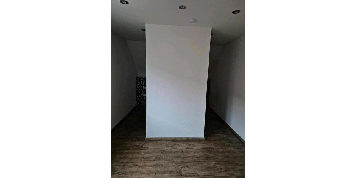 Dachgeschoßwohnung Neuenburg am Rhein - 5 Zimmer, 134 m&sup2;, 340.000&euro; | Angebot:26803415