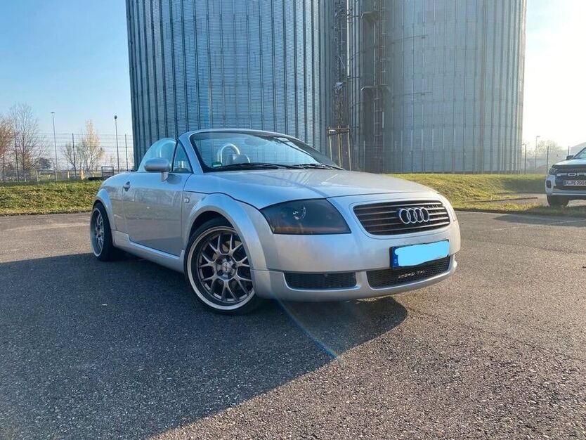 TT