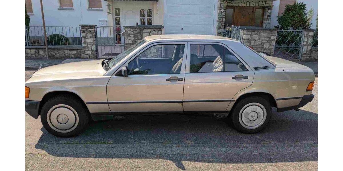 Mercedes-Benz 190 177.408 km 4.500 &euro; Frankfurt 65931