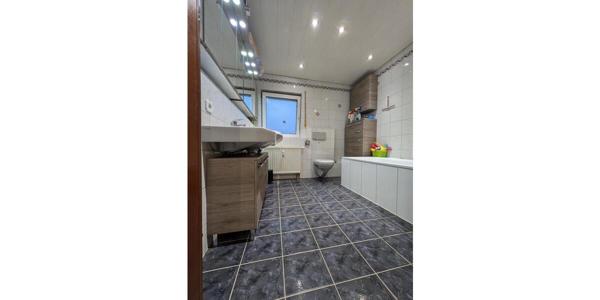 Dachgeschoßwohnung Satteldorf - 4 Zimmer, 85 m&sup2;, 250.000&euro; | Angebot:26653168