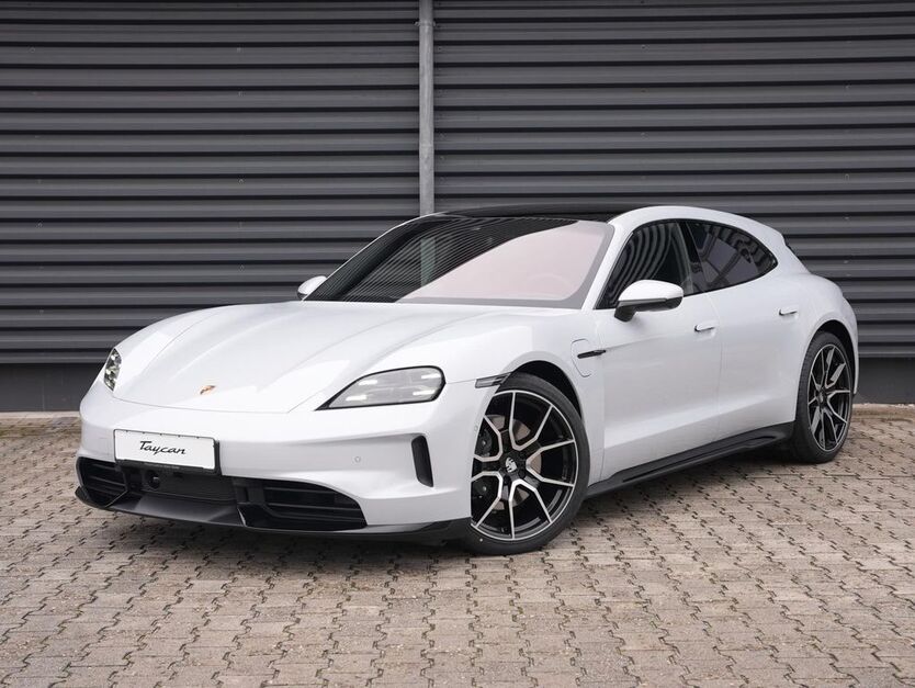 Porsche Taycan 15.000 km 146.880 € Sinzheim/Baden-Baden 76547
