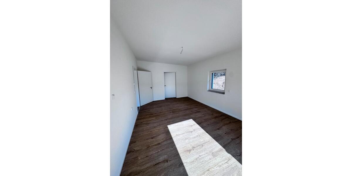 Einfamilienhaus Gummersbach - 3.5 Zimmer, 146 m&sup2;, 1.900&euro; | Angebot:25363993