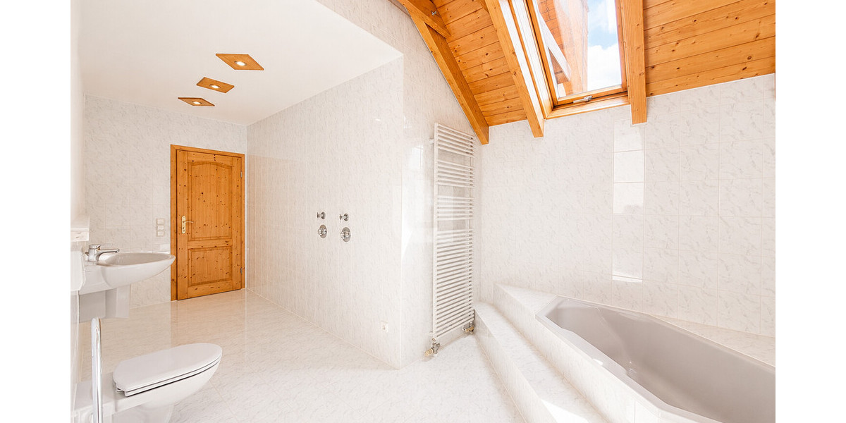 WINDISCH – Moderne und großzügige 4-Zimmer-Wohnung nahe 5-Seen-Land – ideal für Paare – bezugsfrei! - Etagenwohnung Schöngeising | Angebot:26744889