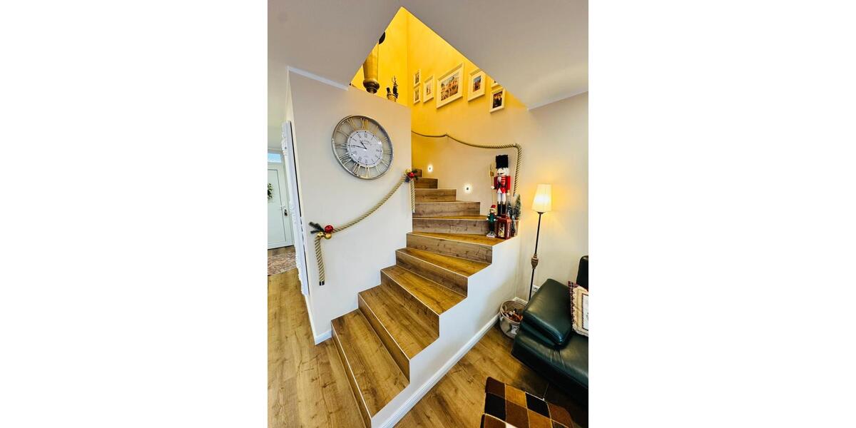 Großzügige luxuriöse Maisonette-Wohnung mit ca. 106 m² Wohnfläche 4 zimmer