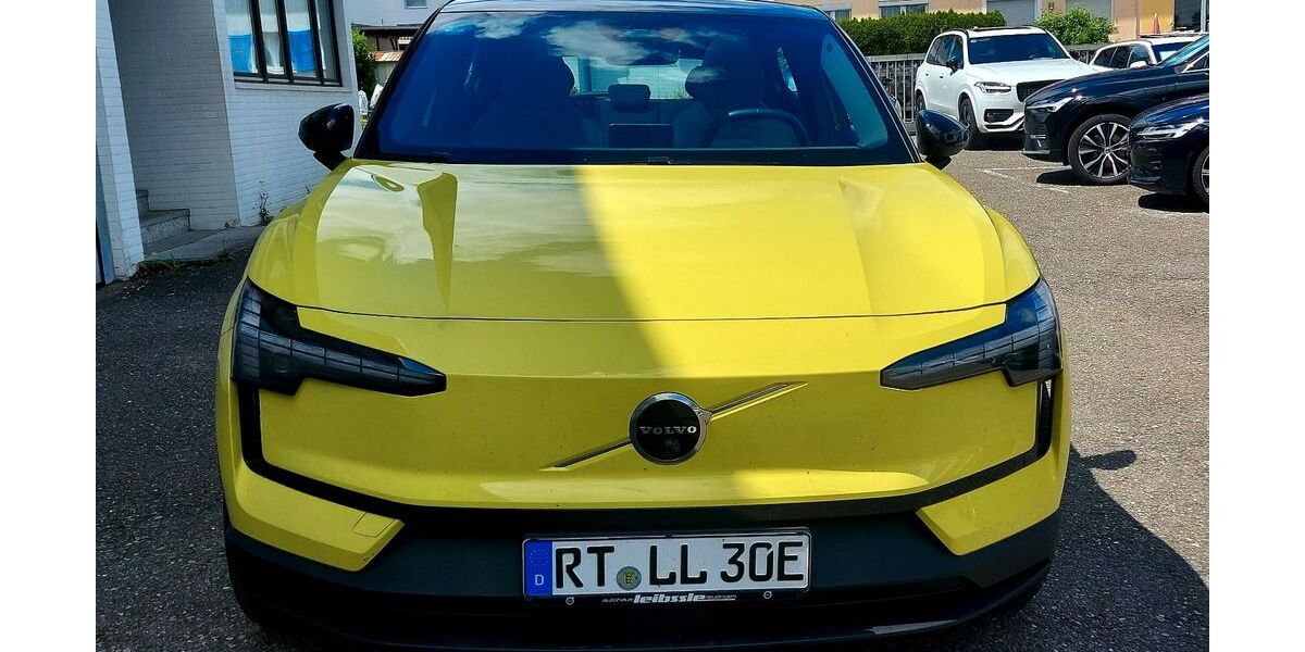 Volvo EX30 15.000 km 43.990 &euro; Reutlingen 72760