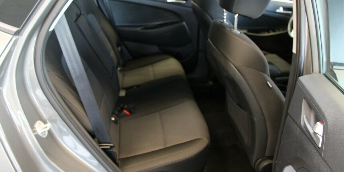 Hyundai Tucson 1.6 GDi 2WD AHK + Navi + Kamera + AHK 77.410 km 14.980 &euro; Euskirchen 53881