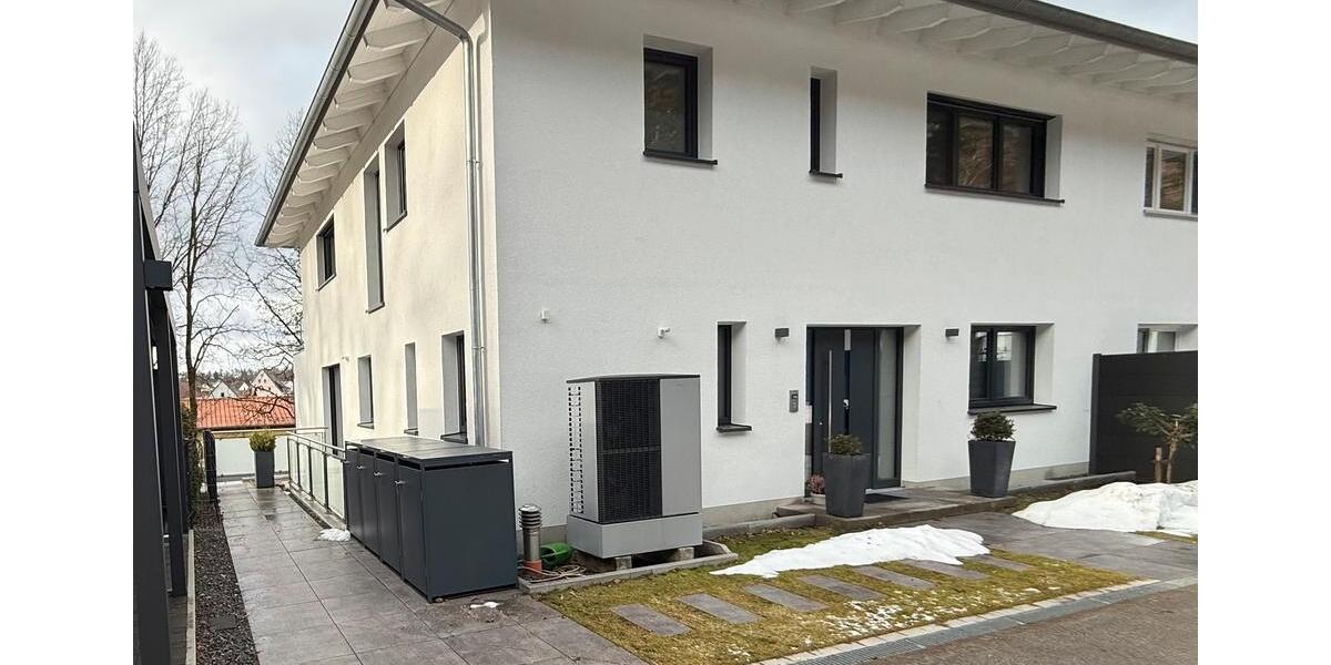 Doppelhaushälfte Lauf an der Pegnitz - 9 Zimmer, 191 m&sup2;, 1.900&euro; | Angebot:25204857